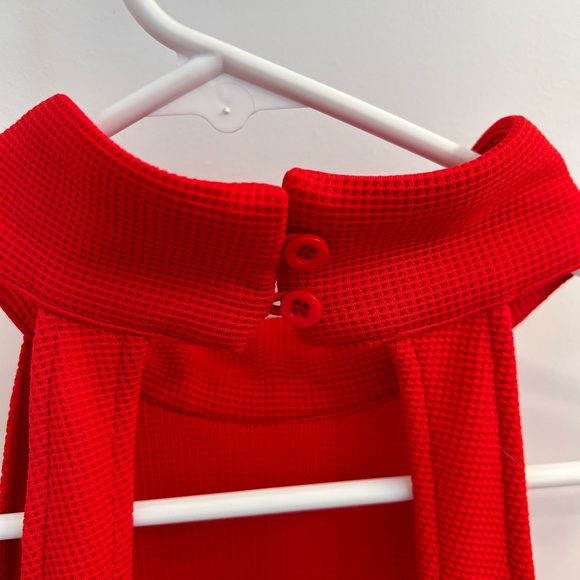 Lulu’s red halter dress - Picture 4 of 9